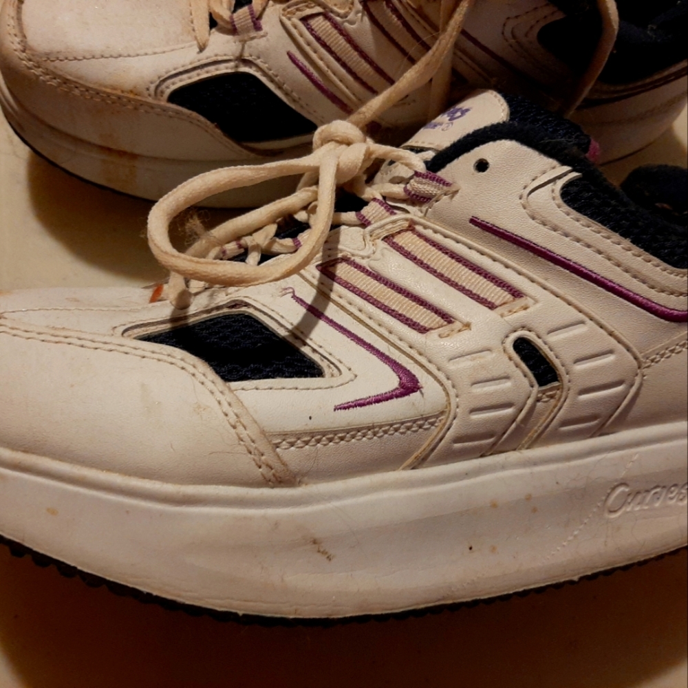 Avon Curves Tennies, blk fri!